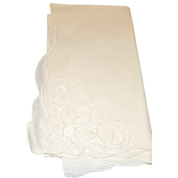 5 Vintage Napkins Linen White Floral Embroidered Scalloped Edges 14x14 Inches - Picture 2 of 5